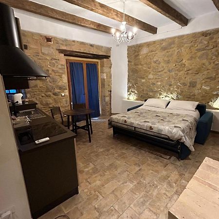 Borgo Di Mezzo Apartment Castelnuovo dell'Abate ภายนอก รูปภาพ