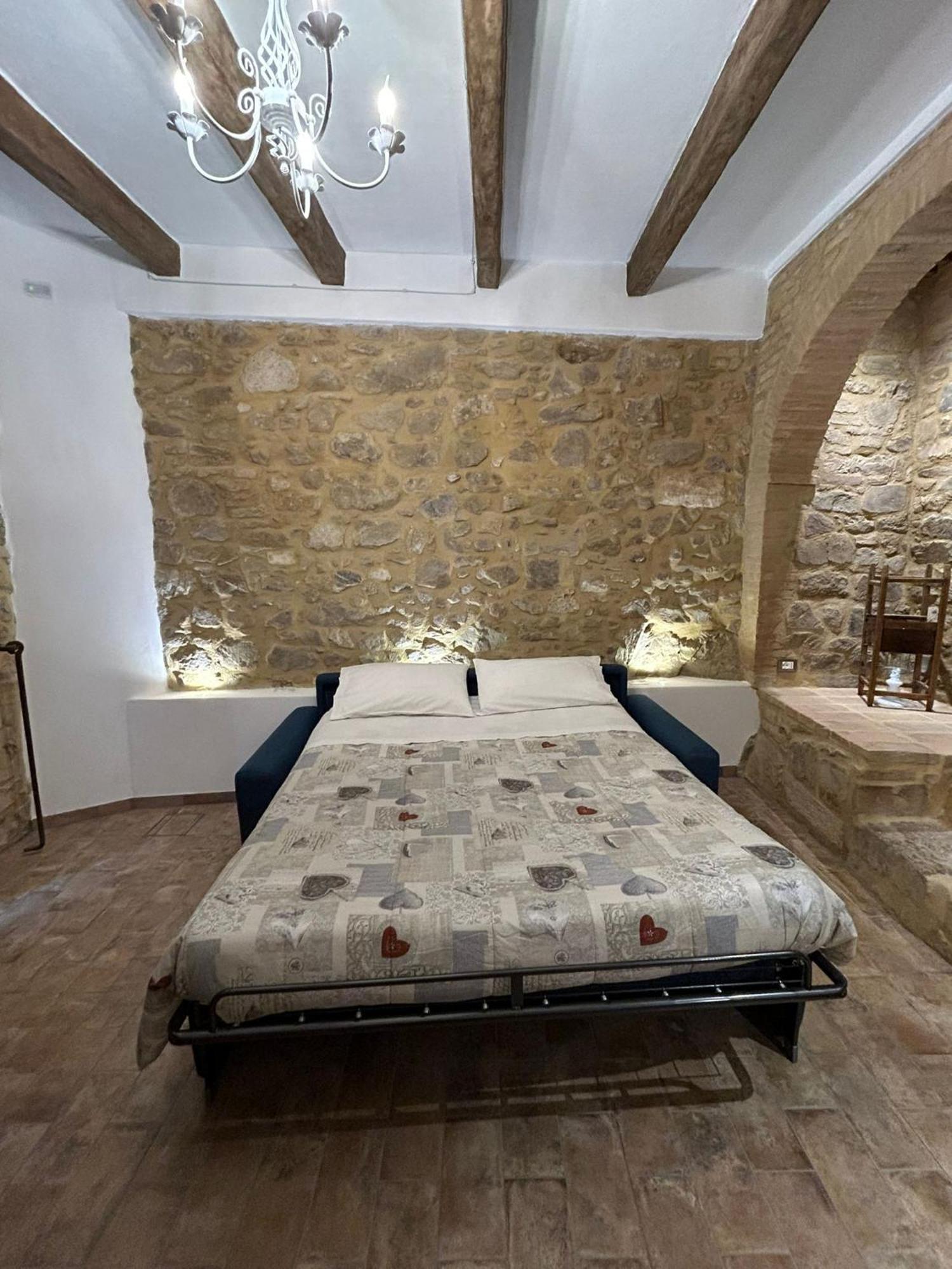 Borgo Di Mezzo Apartment Castelnuovo dell'Abate ภายนอก รูปภาพ